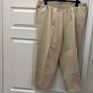 Liz & Me Tan Trousers Elastic Waist Relaxed Fit
